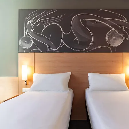 Ibis Lyon Villefranche Sur Saone Hotel 3*